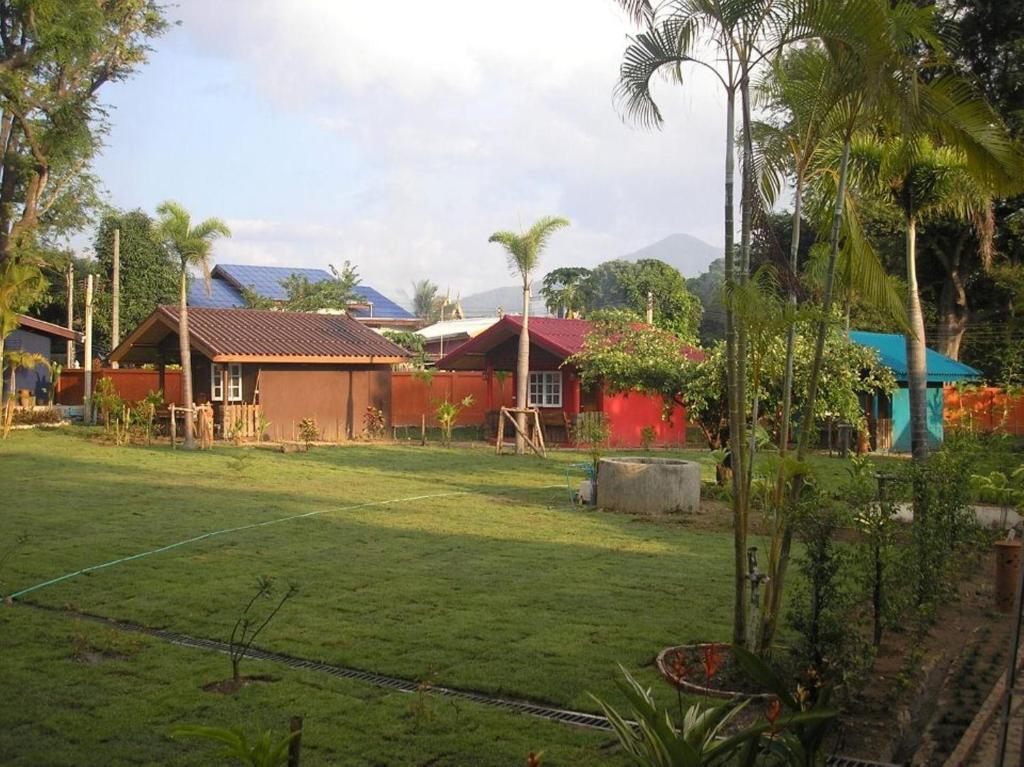 Tamarind Grand Resort Mae Sariang Exterior foto
